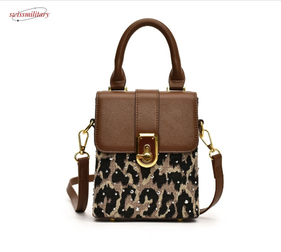 Retro texture small bag for women 2025 autumn and winter new Korean version versatile single shoulder mobile phone bag, hand-held crossbody small squa