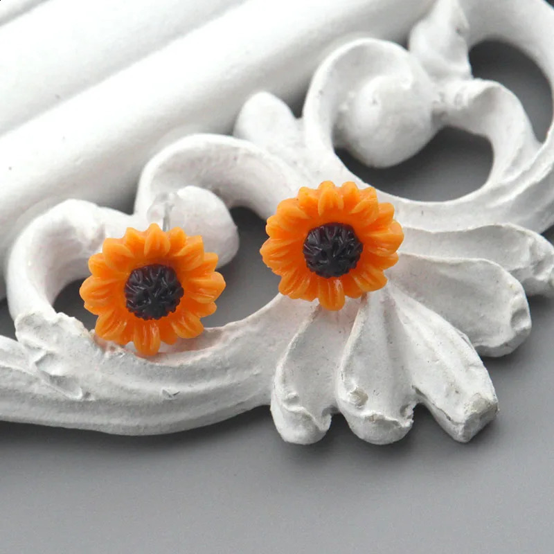 Cartoon Sunflower Earings For Women Fashion Big Sun Flower Statement Earring Korean Studs Jewelry Friend Gifts 241226