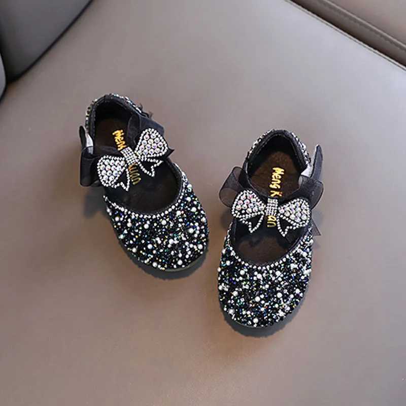 Childrens Summer Fashion Sequined Shoes Girls Cute Rhinestone Pearl Bowknot Princess Shoes Wedding Shoes Flat Heel Sandals W241228