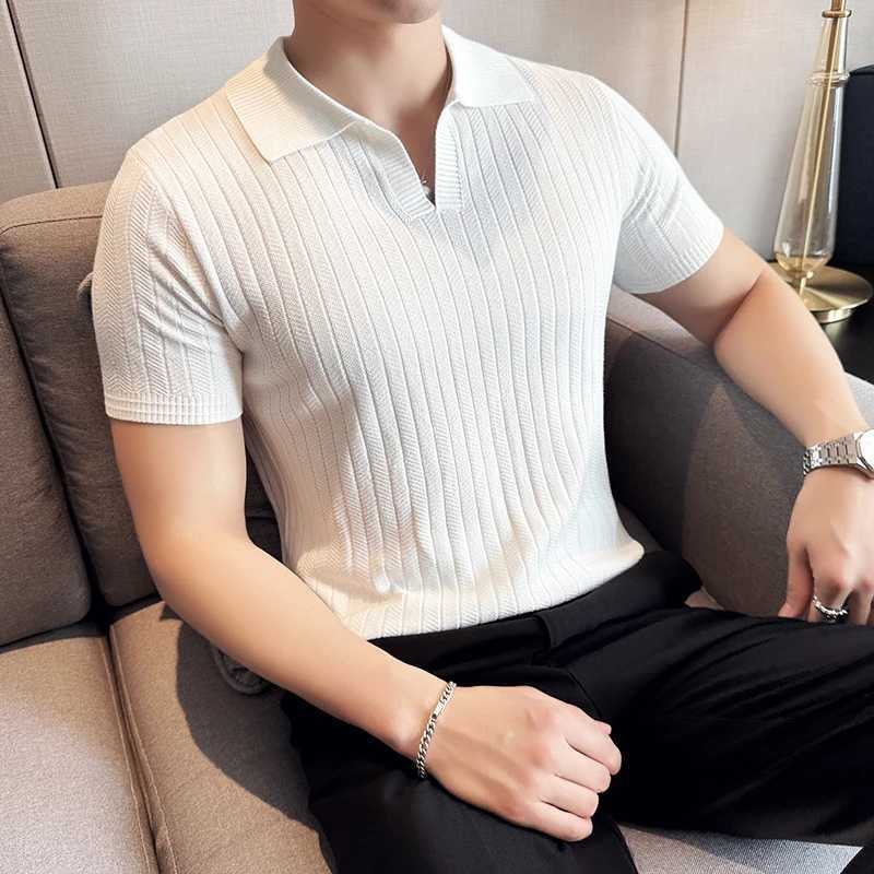 Mens Striped shirt Shirt 2024 Summer Light Thin Breathable Solid Casual Elastic Slim Fit Short Sleeved V-neck T-shirt Mens Clothing X241228