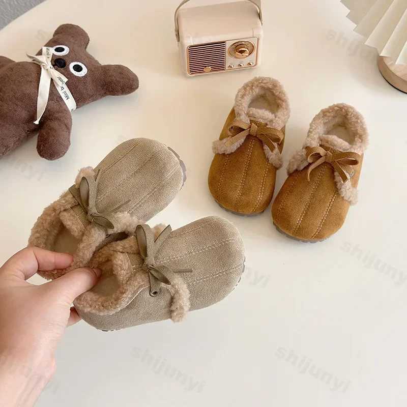Childrens Plush Womens Shoes Winter New Style Bow Soft Sole Anti slip Cotton Flat Bottom Comfortable and Warm Casual Shoes W241228