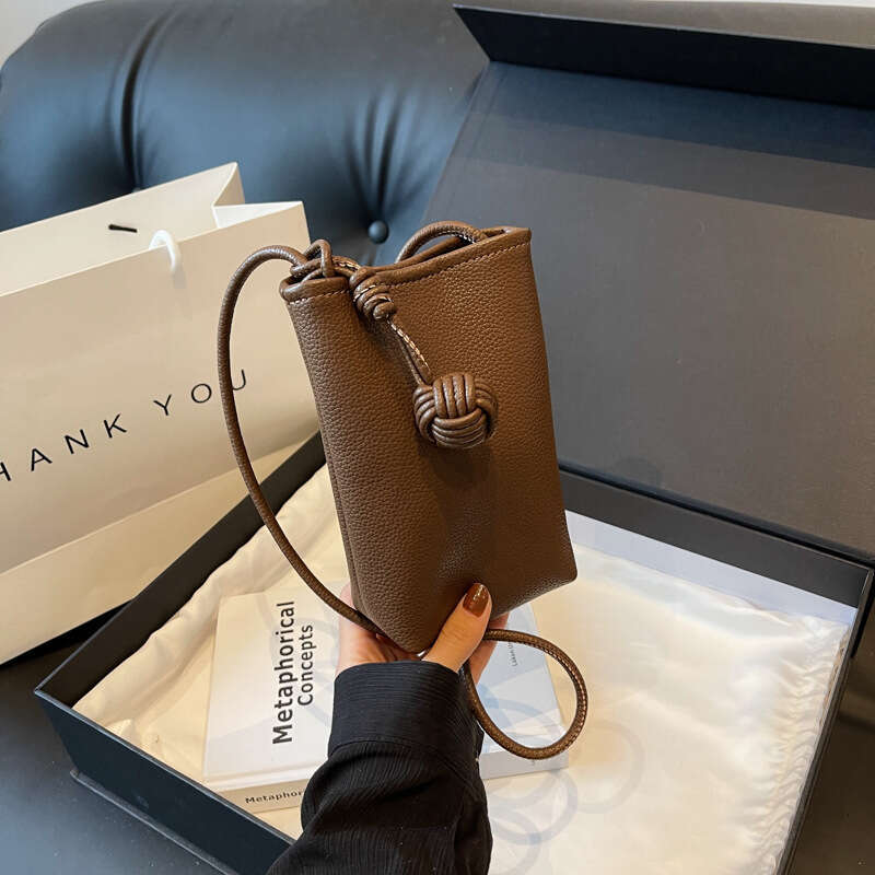 Internet Celebrity Retro Mini Women's New Minimalist Casual Mobile Phone Bag, Korean Version Versatile Single Shoulder Crossbody Bag