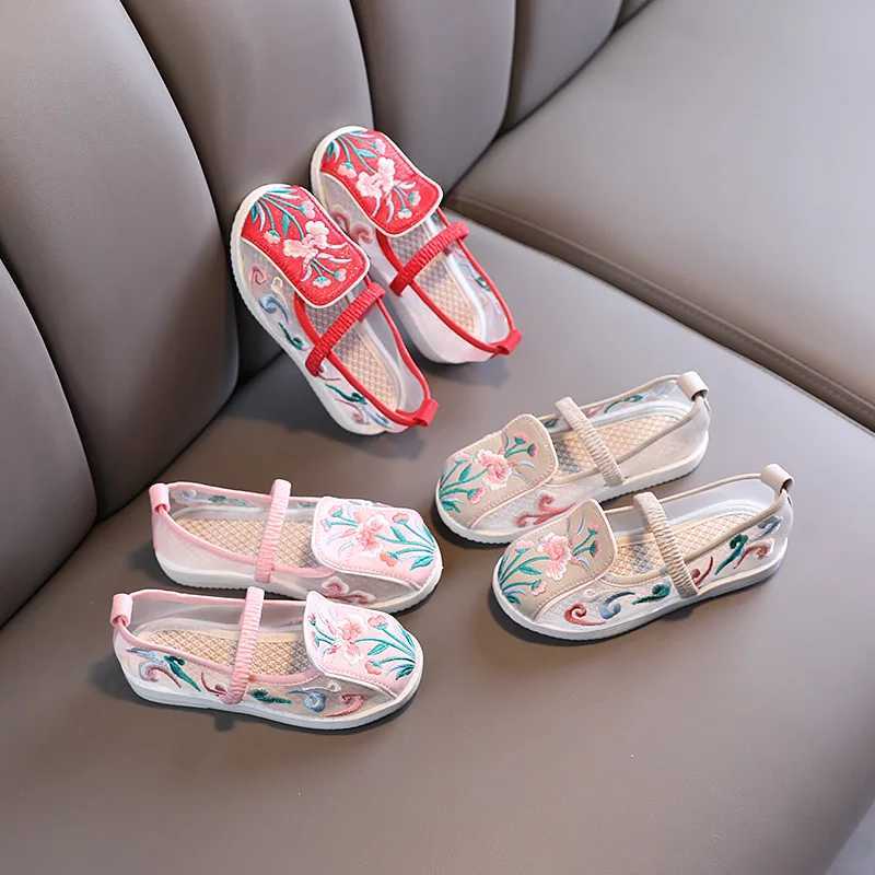 Childrens flat shoes girls breathable Hanfu shoes breathable Chinese sled cloth shoes girls performance shoes childrens shoes W241228