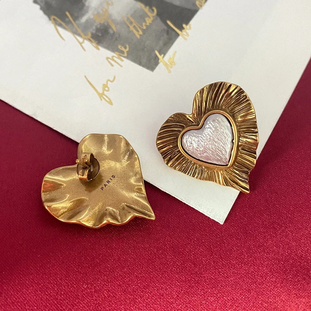 Pearl Heart Earrings Women Vintage Jewelry High Quality Runway Fashion 241226