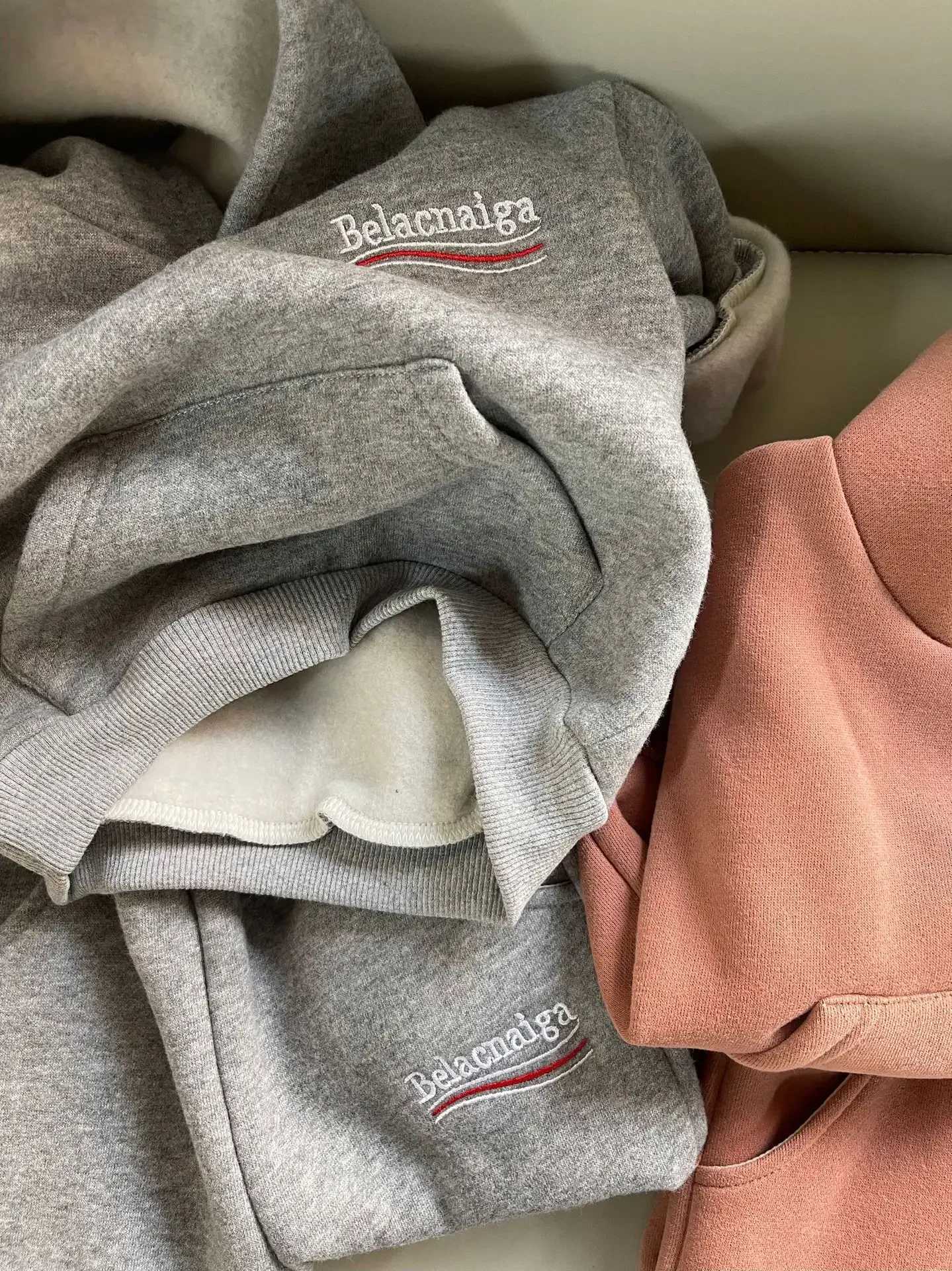 Korean Letter Babys Sets 2024 Thicken Warm Hooded Baby Sweater Pants Plush Autumn Winter Baby Clothingfor Boys Girls X241228