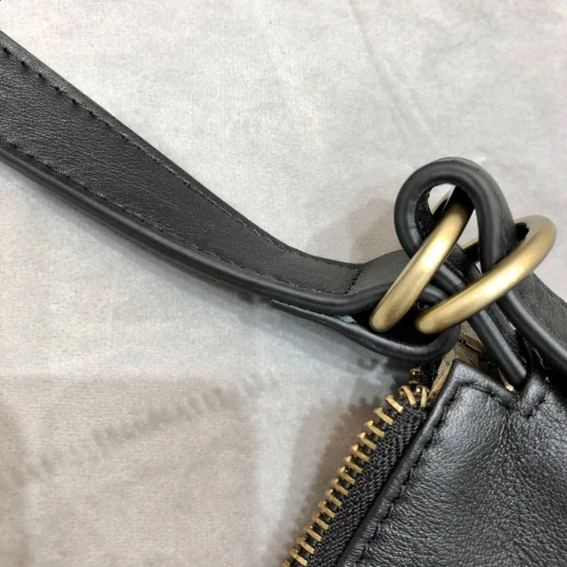 Handmade Genuine Leather Womens Street Casual Trend Soft Cowhide Shoulder Crossbody Bag Ladies Lightweight Small Hobo 241227