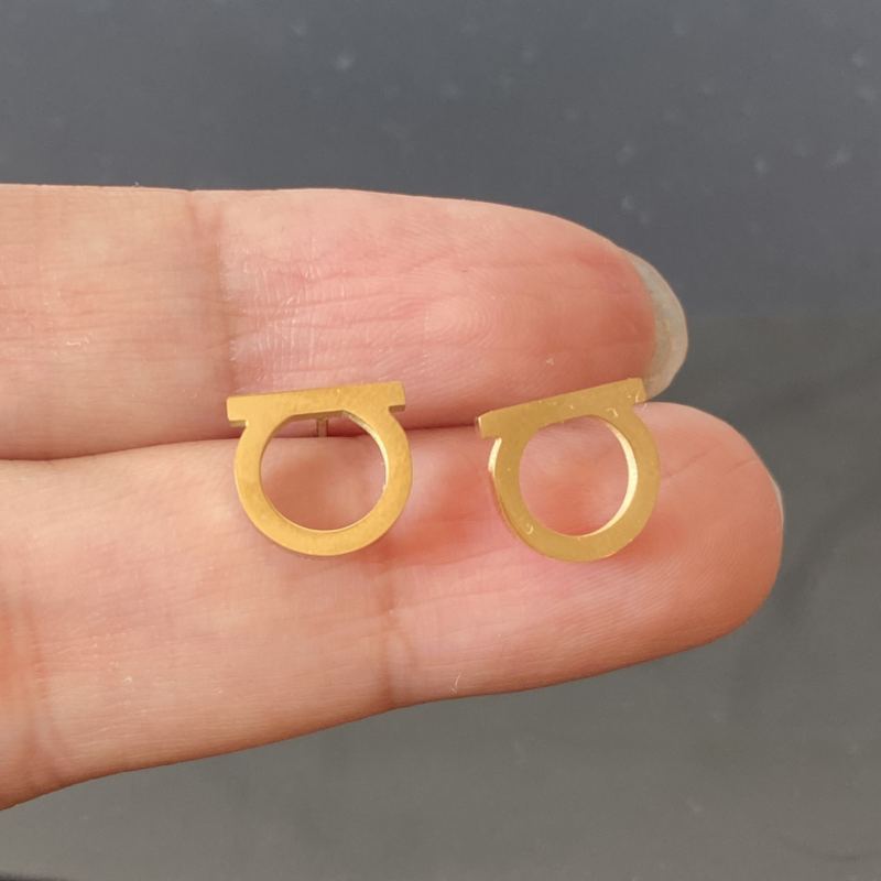 Cute Size Fashion Designer Earrings Studs Gold Plated Minimalist Style Samll Earrings Stainless Steel Elegant Earrings Wholesale