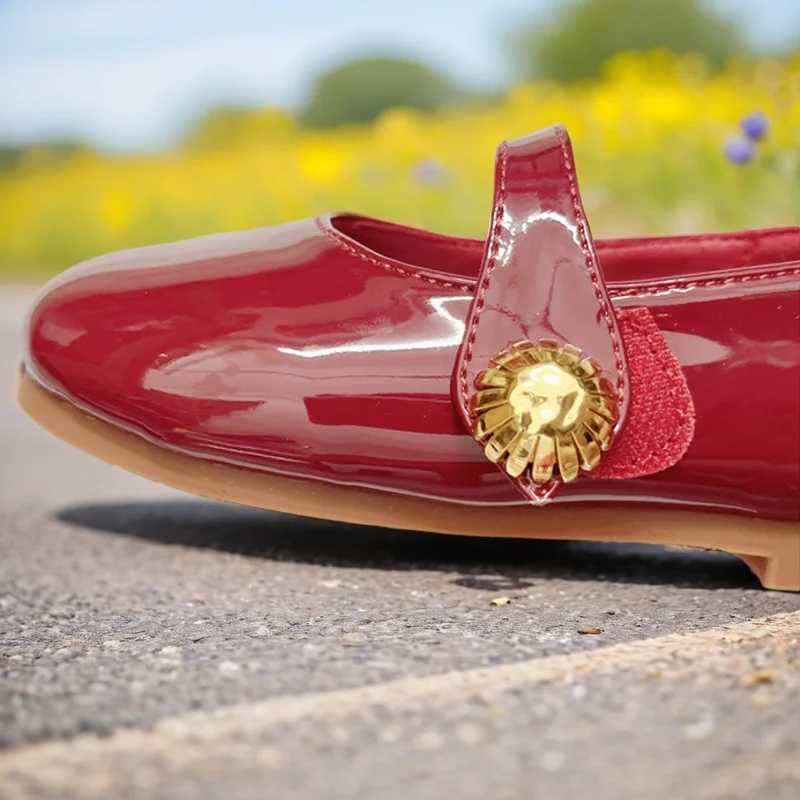 Girl Mary Jane Single Shoes Princess Red Flats Primary School Fashionable White Leather Shoes Childrens Bean Shoes W241228