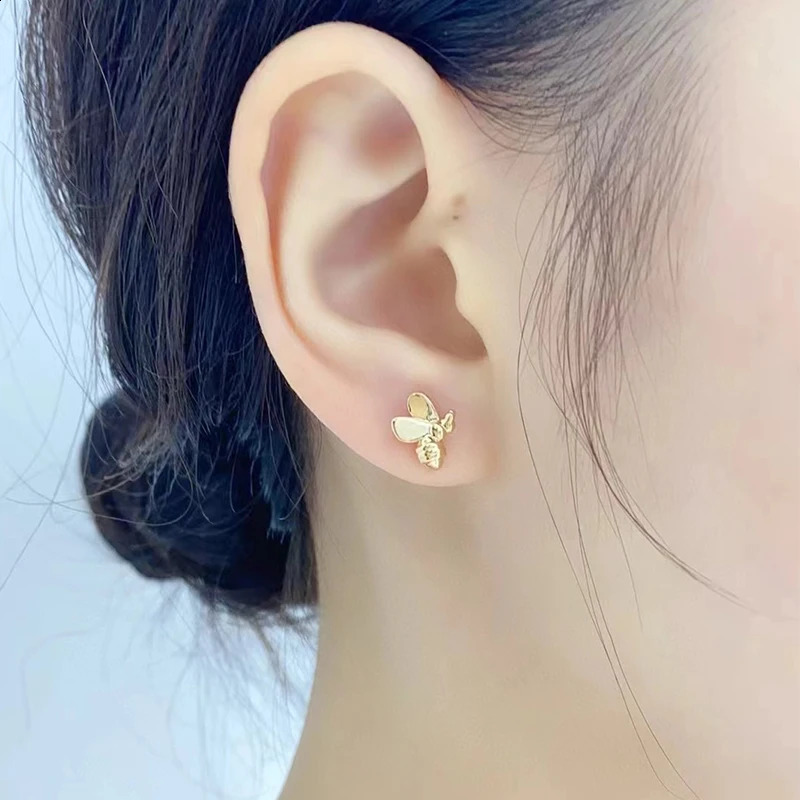 Real 18K Gold Bee ladybug Stud Earrings Pure AU750 Gold Cute Insect Earring for Women Fine Jewelry Gift 241226