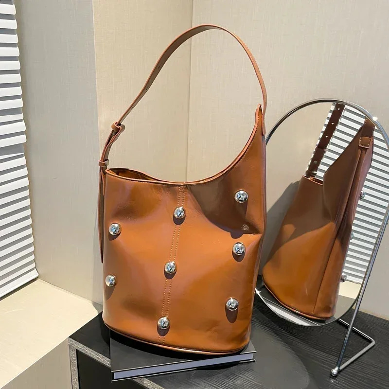 Solid Color Rivet PU 2025 High Quality Bucket Shoulder Bag Buckle Fashion Crossbody Bag Soft Versatile Simple Handbag 241228
