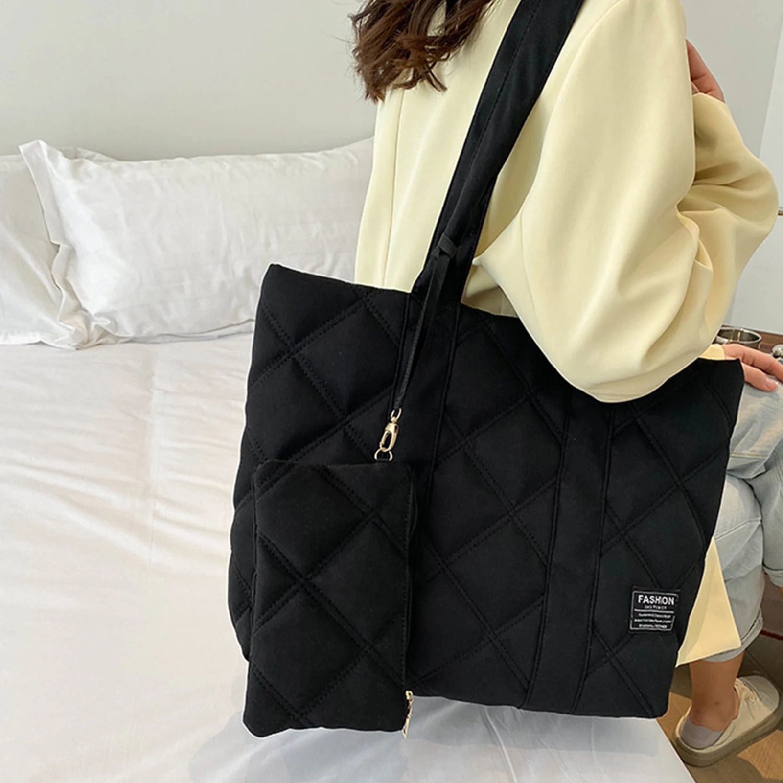 Women Handbag Fall Winter Fashion Rhombus Space Cotton Suit Shoulder Bag Large Capacity Solid Color AllMatch Shopping Tote 241227
