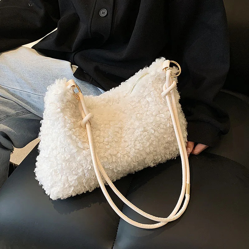 2023 New Plush Fabric Women's Shoulder Crossbody Small Fashion Lambs Wool Fluffy Fur Winter Female Bag Designer Handbags Convertible Bags