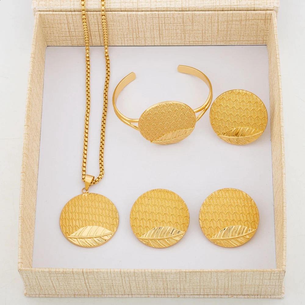 Itlaian Gold Color Jewelry Set For Women Necklace Earring Bangle Ring 4Pcs Set Wedding Gift Daily Wear Creative Trend Jewelry 241226