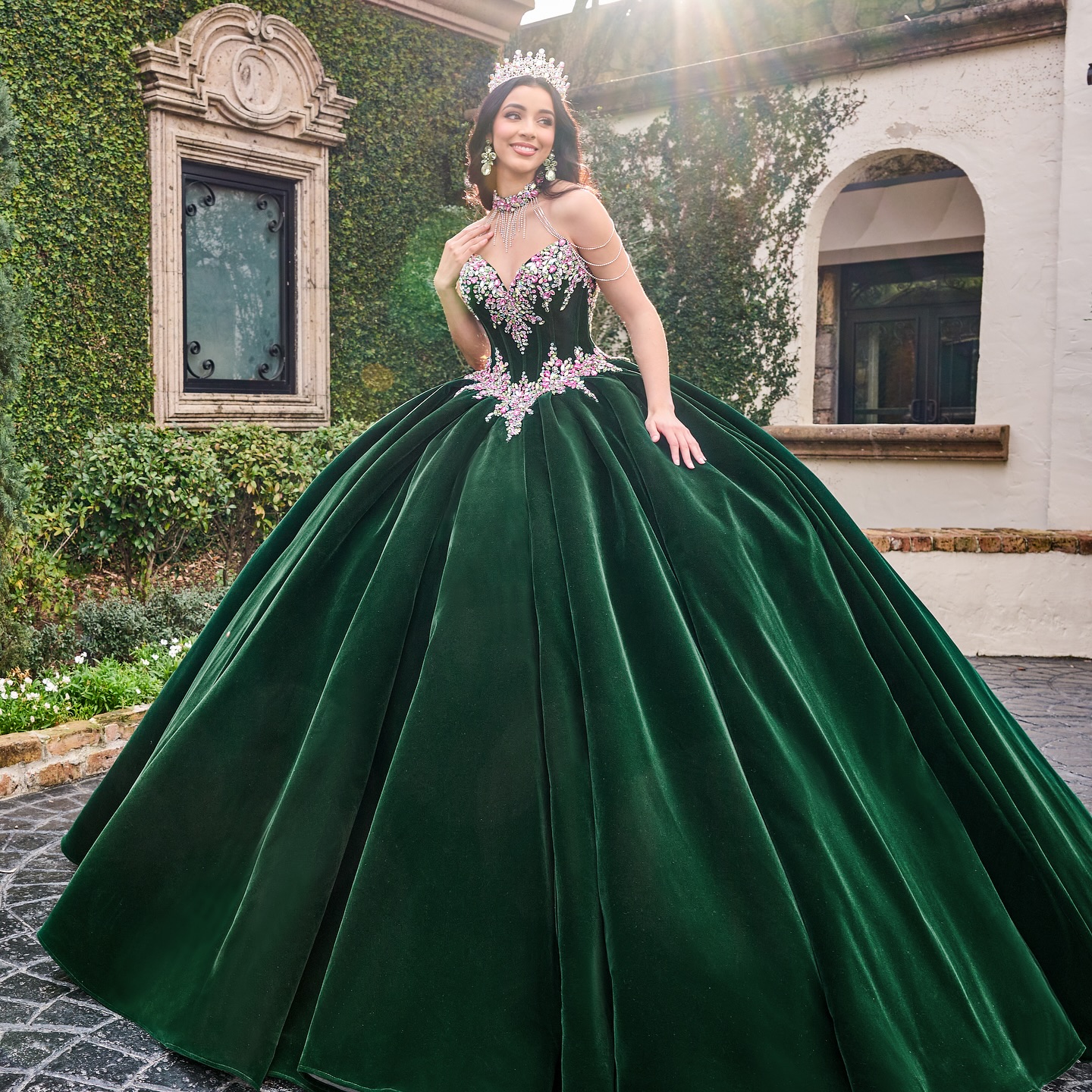 Rhies Hunter Ball Gown Quinceanera Dresses Tassels Veet Prom Gowns Off The Shoulder Necke Crystals Sixteen Sweet Masquerade Dress