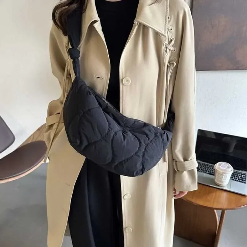 Puffer Shoulder Bag for Women Soft Down Cotton Padded Tote Handbag Purse Quilted Cross Body Bag Solid Color Bubbles Cloud Bag 241227