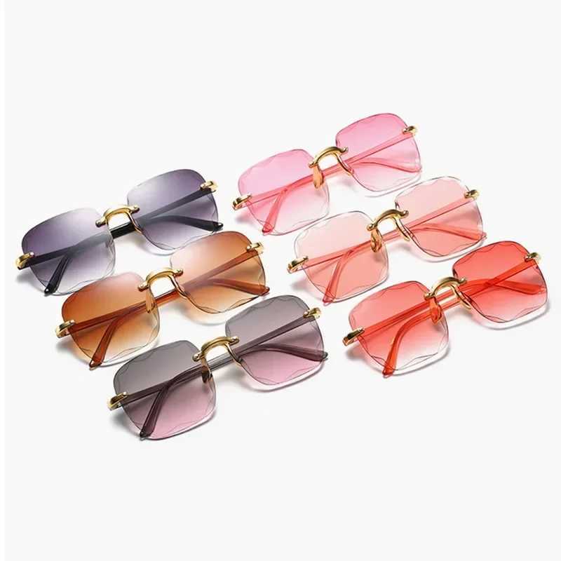 Luxury Sunglasses Europe and The United States Rimless Square Fashion Glasses Ladies Street Shoot Catwalk SunglassesXJ241228