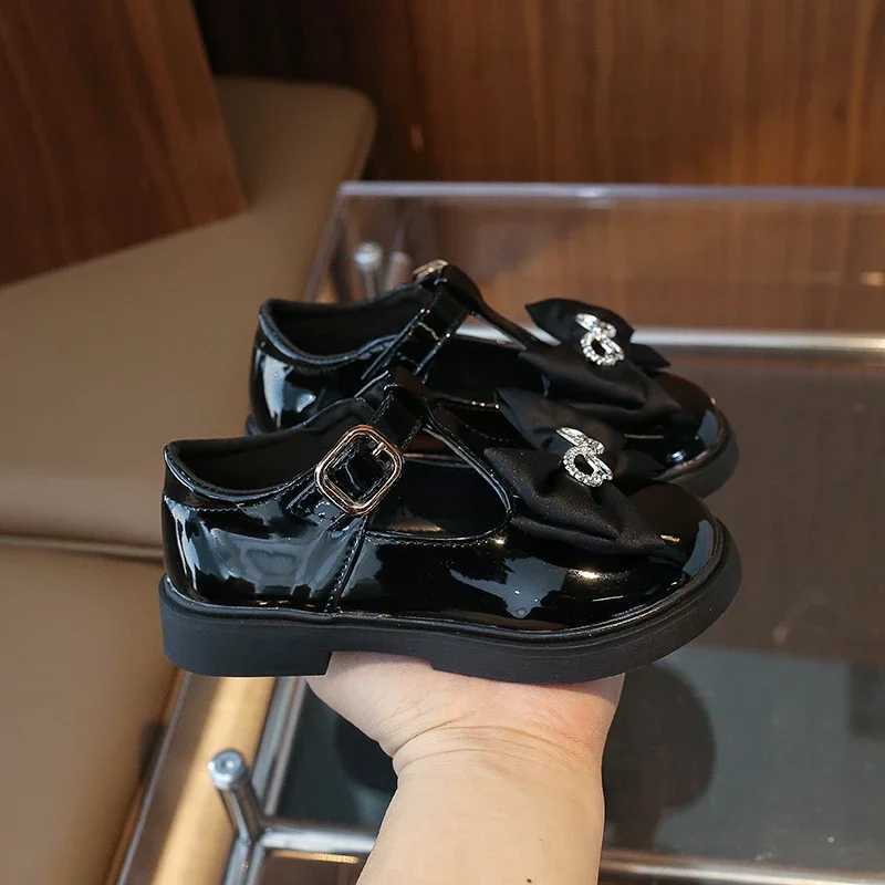 Children Leather Shoes for School Par Black White Girls Dress Shoes Kids Leather Flats T-strap Bow Simple Classic Buckle New W241228