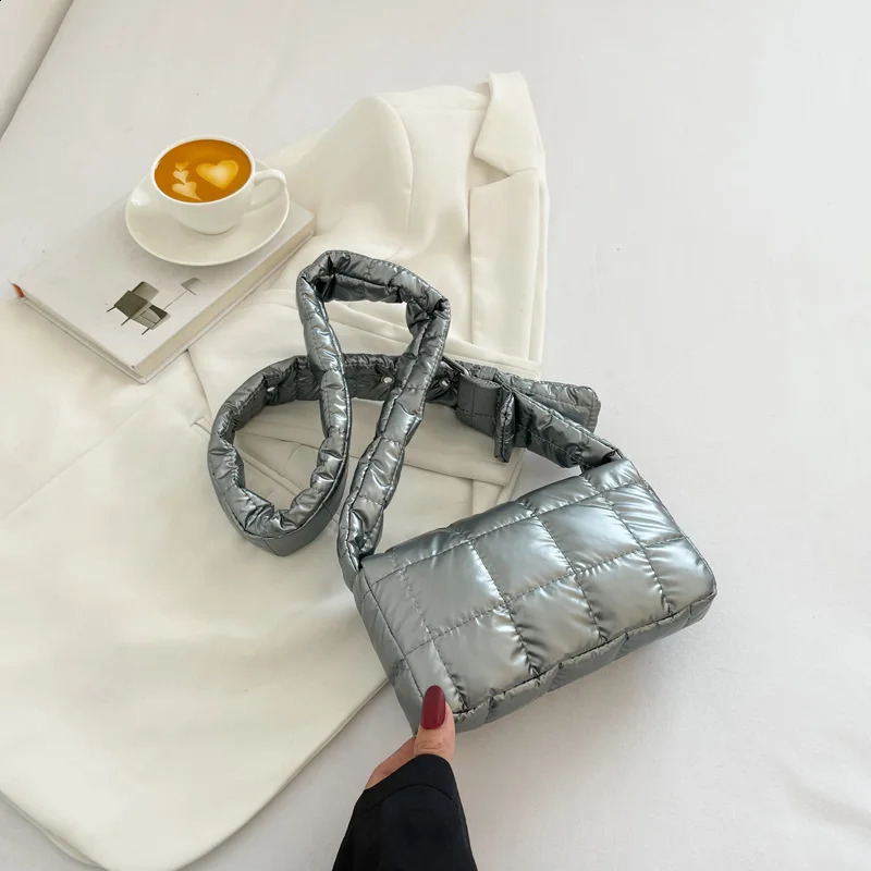 Fashion Quilted Tote Bag Winter Lightweight Warm Down Cotton Padded Plaid Shoulder Bags Women Underarm Bags Puffy Handbags 241227