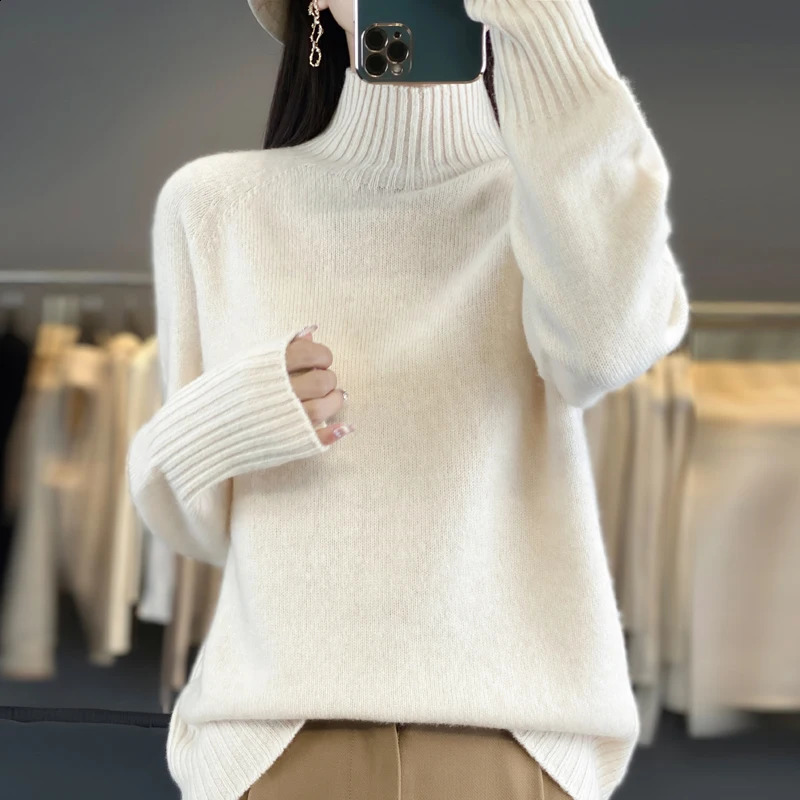 2024 AutumnWinter Fashionable Knitted Half High Neck Side Vertical Pattern Slimming Woolen Sweater 241223