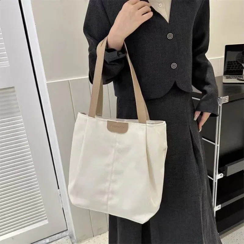 Fashion Korean version of the largecapacity shoulder bag female foreignstyle handbag canvas Tote 241227