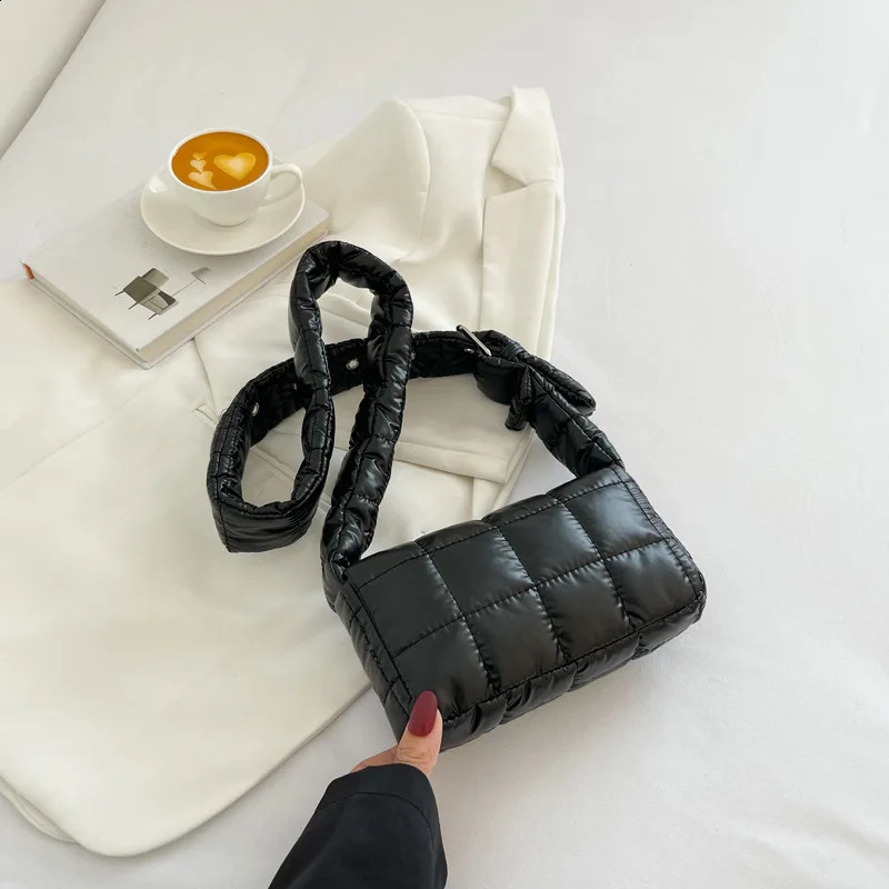 Fashion Quilted Tote Bag Winter Lightweight Warm Down Cotton Padded Plaid Shoulder Bags Women Underarm Bags Puffy Handbags 241227
