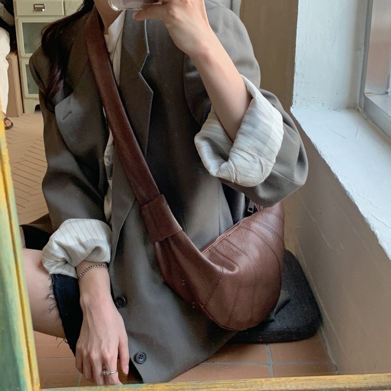 Fashion Black Dumpg Women's Crossbody 2023 New Croissant Vintage Premium Sense Waist Casual Shoulder Bag
