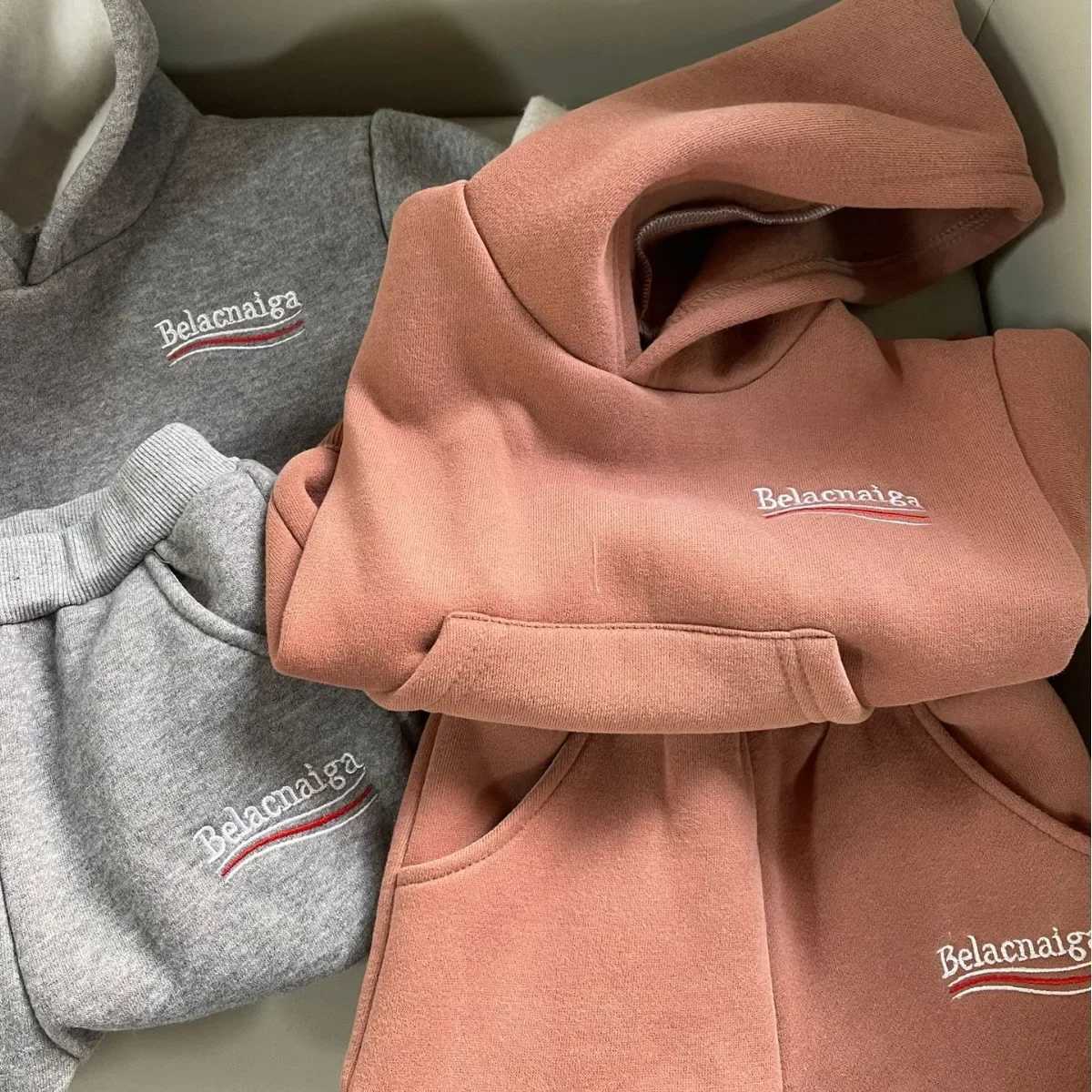 Korean Letter Babys Sets 2024 Thicken Warm Hooded Baby Sweater Pants Plush Autumn Winter Baby Clothingfor Boys Girls X241228
