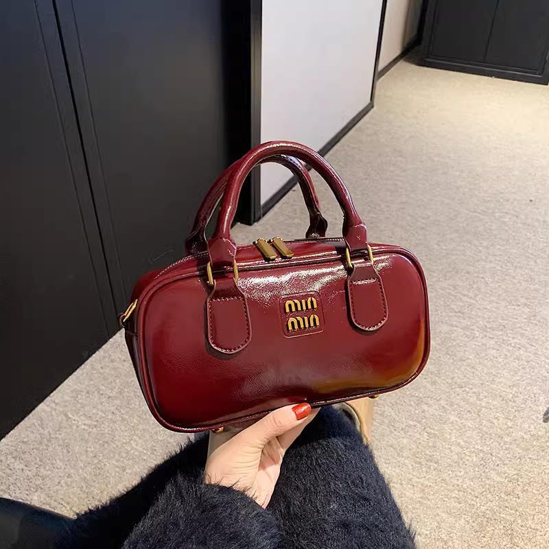2025 Bowg Women Handbags And Purses Ladies Shoulder Crossbody Bags New Brand Square Boston Bag Winter Bolsas