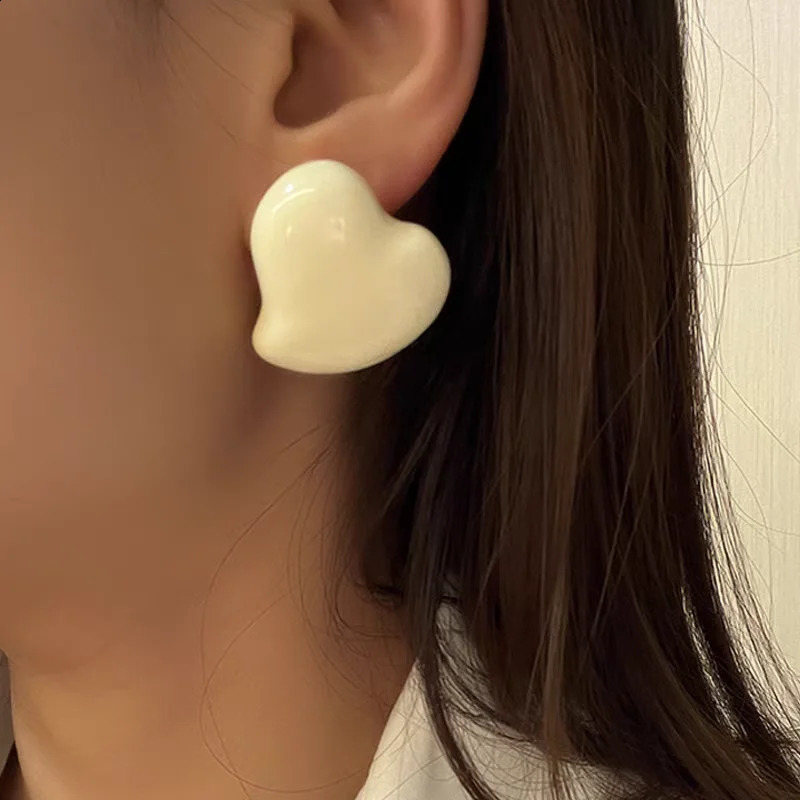 Brass Big Size Heart Enamel Stud Earrings Women Jewelry Punk Party T Show Gown Runway Trendy Korean Japan Israel Style INS 241226