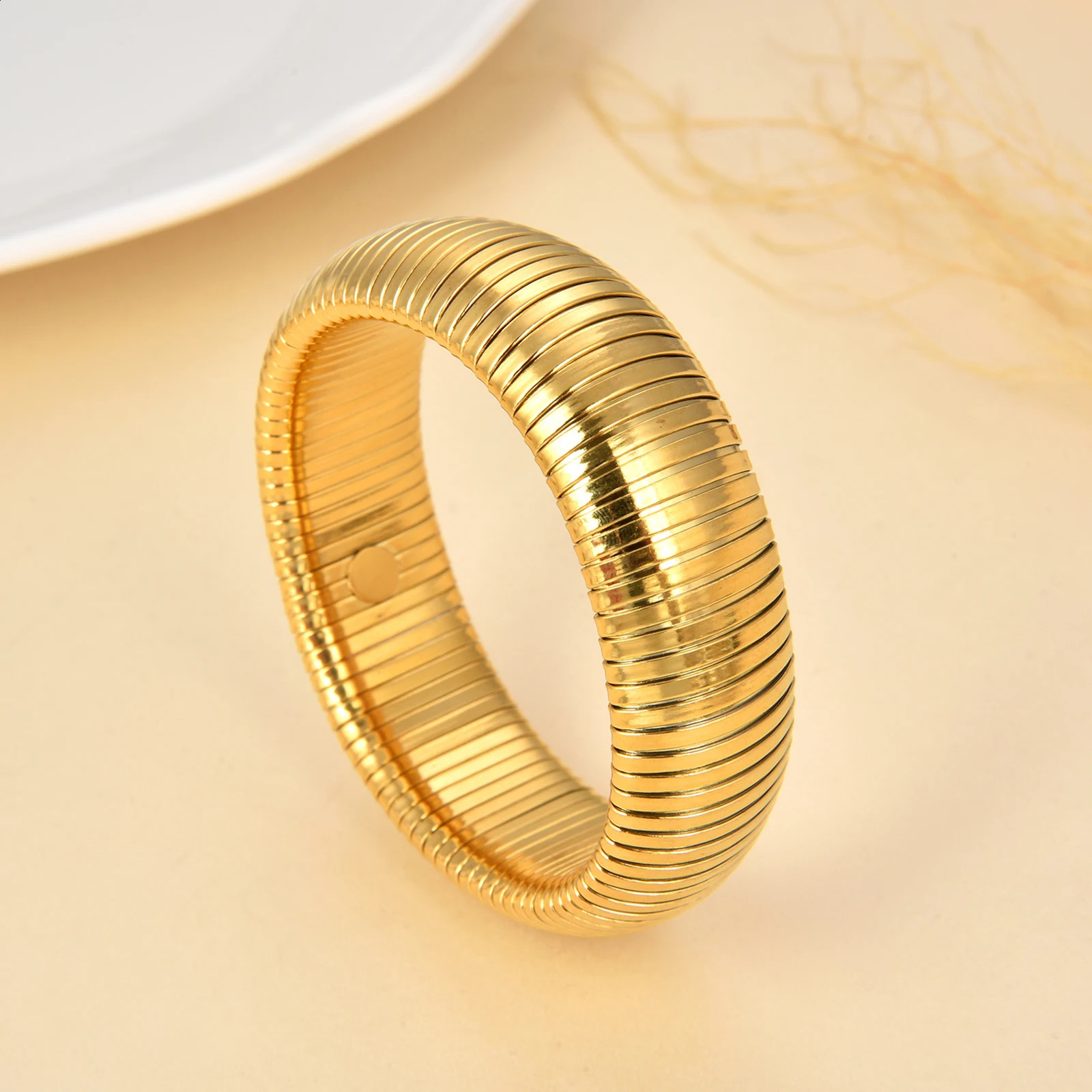 Gold Plated Stretch Snake Wide Bangle for WomenStainless Steel Tri-tone Interlocking Cobra stretchy Bracelet 20mm 241227