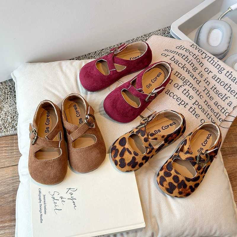 Autumn girls princess shoes suede cross straps foldable childrens flat shoes tricolor toddler covers fashionable childrens Smary Janes W241228