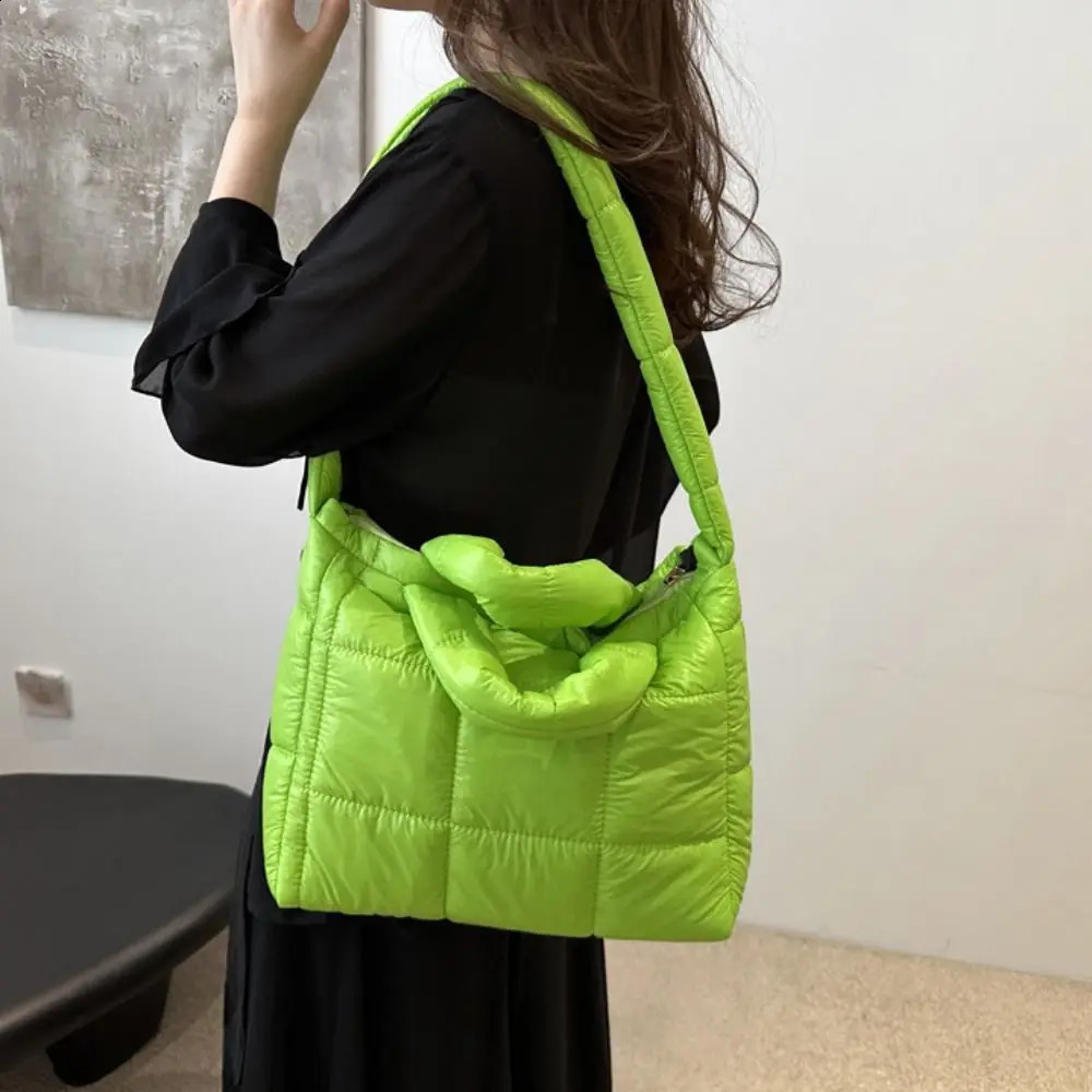 Casual Nylon Space Cotton Handbag Solid Color Padded Cloud Tote Bag Commute Square Puffy Shoulder Bag Ladies 241227