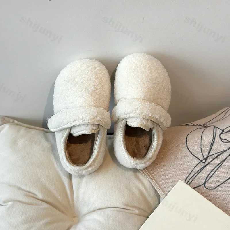 2025 New Childrens Shoes Woolen Cotton Shoes Plush Padded Boys Girls Casual Shoes Brown Flat Warm Kids Baby Soft Cotton Shoe W241228