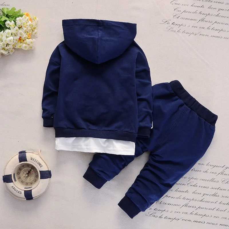 Clothing for boys sports suit spring and autumn hooded top+pants 0-5-year-old baby 2023 Korean version fashionable childrens clothing X241228