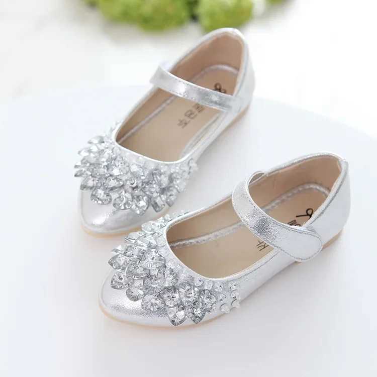 Girl leather shoes for Par wedding childrens apartment performance shoes fashionable childrens crystal shiny princess shoes sweet and hot W241228