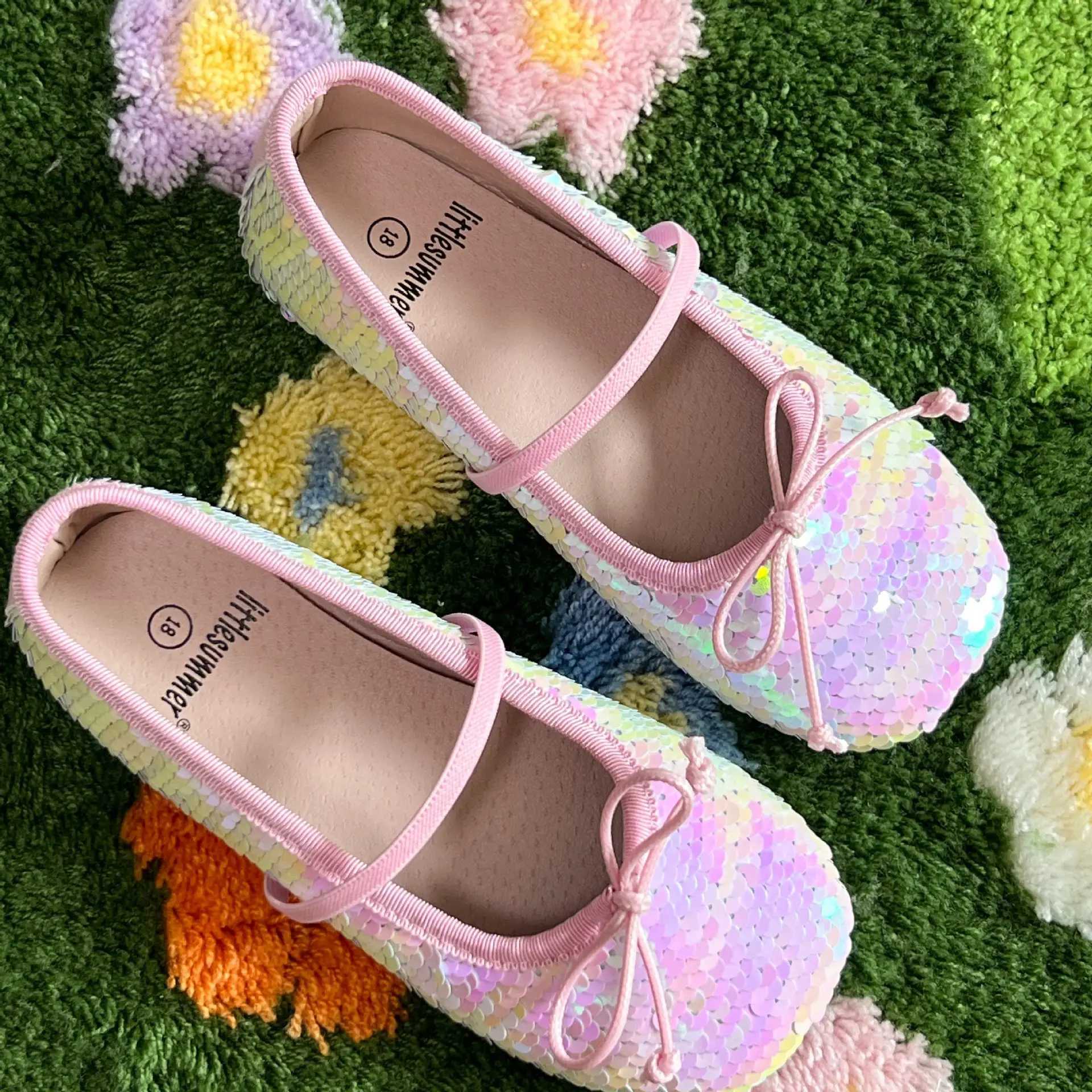 Two Tone Sequins Girls Ballet Dance Shoes Sweet Mermaid Scales Bow Childrens Flat Shoes Evening For Kids Shoes W241228