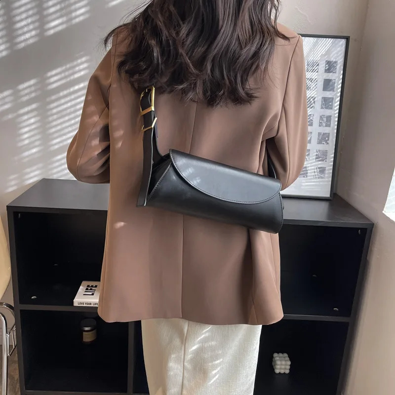 Adjustable Wide Strap Shoulder Bag for Women Underarm Small Retro PU Leather Handbag Shopper Purse Fashion Crossbody 241227