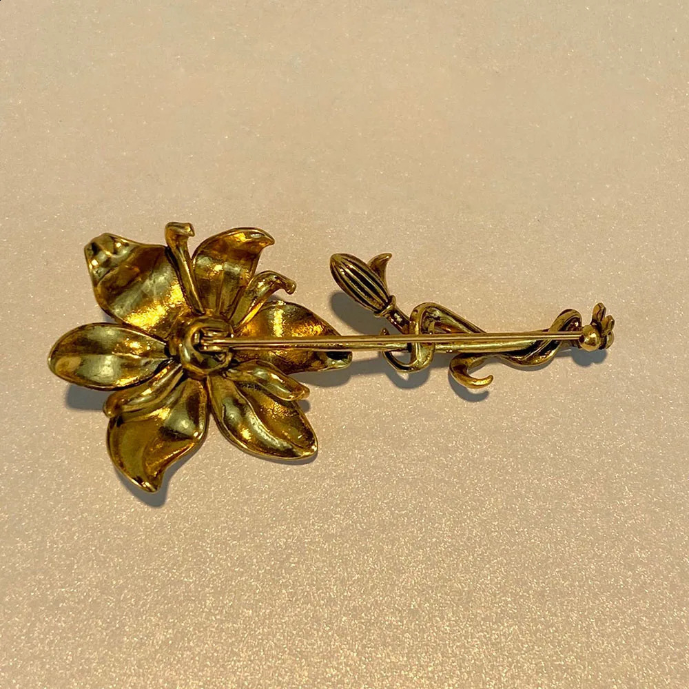 High Fashion Vinatge Gold Silver Color Decadent Aesthetics Skull Flower Brooch For Women Gorgeous Fine Jewelry 241227