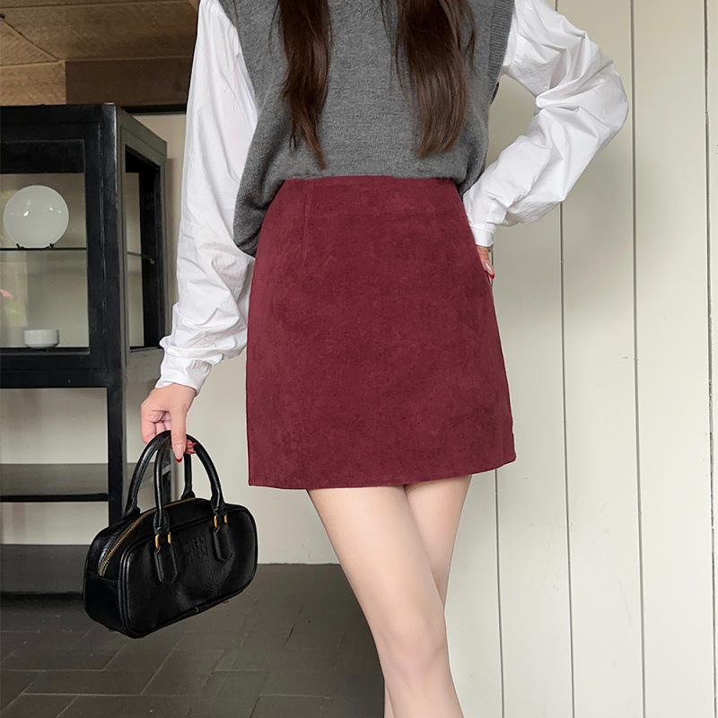D1718 New autumn and winter versatile slim petite hip-wrapped short skirt retro corduroy