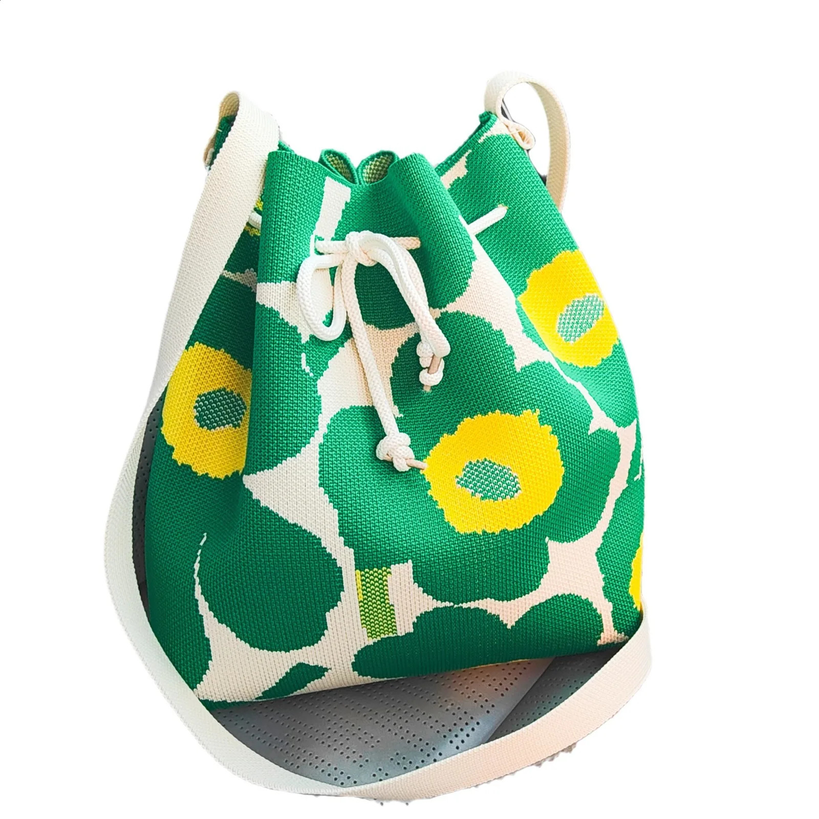 Polyester Urban Simple Daily Matching Knitted Flower Bucket Bag 241225
