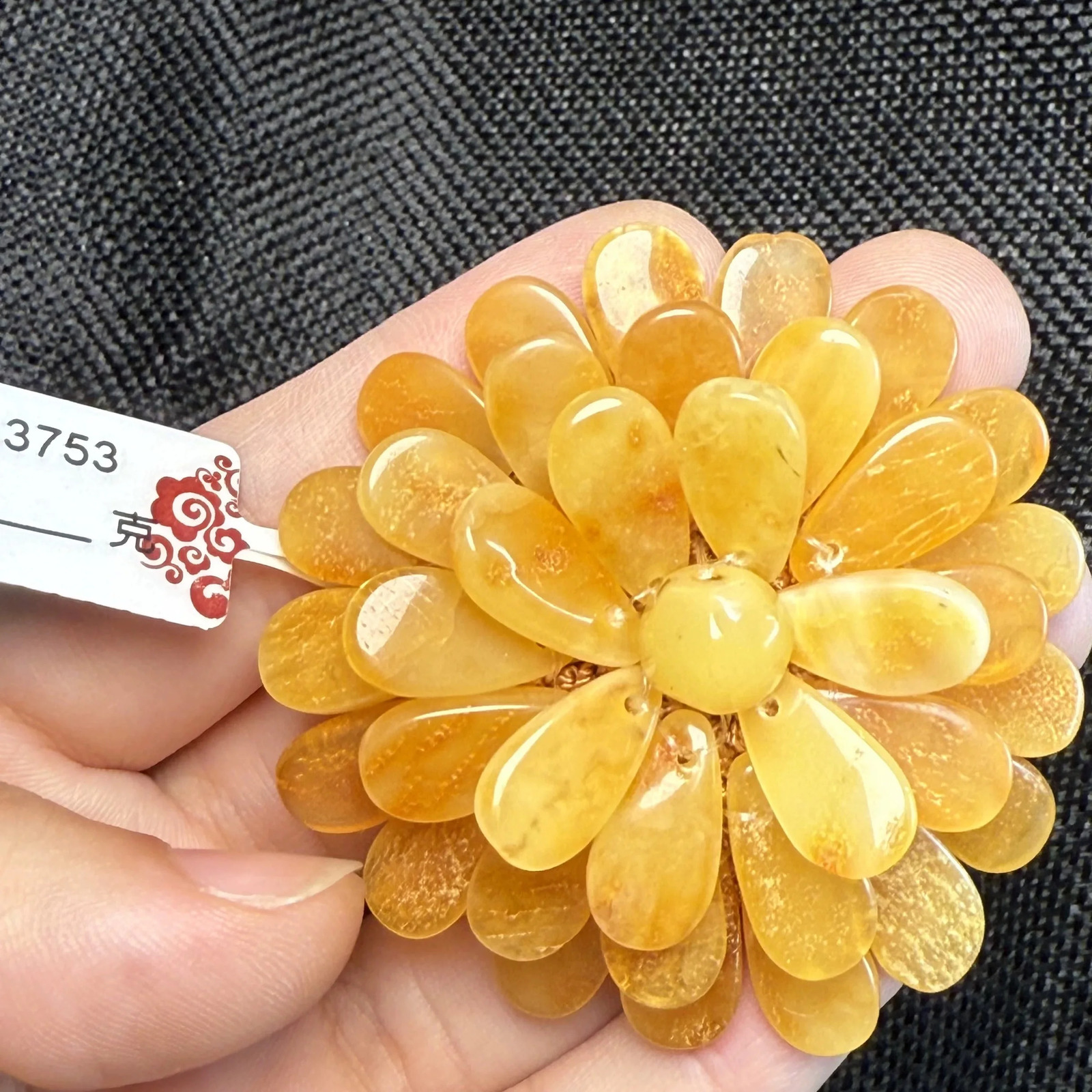 100% Natural Baltic Amber Beeswax Brooch Fashion Women Necklace Pendant Original Handmade Jewelry Accessories 241227
