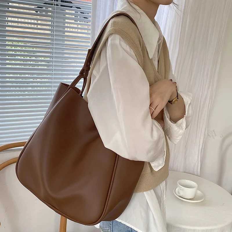 Luxury Tote Bag for Wan 2024 Trend Large Capacity Fem Shoder Bag High Quality Leather Simple Designer Wan Handbag Z241229