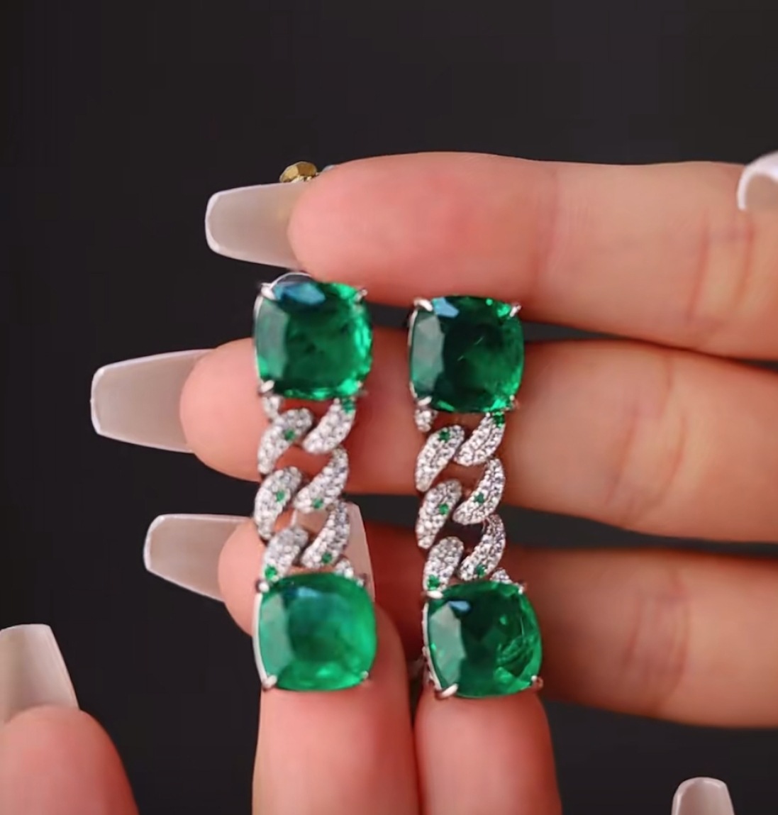 Handmade Elegant Dangle Earrings Luxury Jewelry 925 Sterling Silver Cushion Shape Emerald Pave CZ Diamond Gemstones Party Women Wedding Drop Earring G