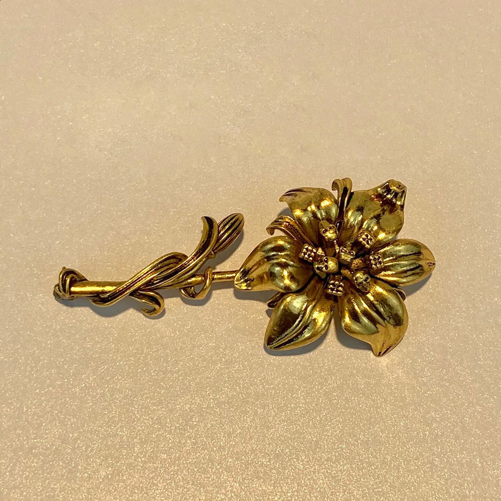 High Fashion Vinatge Gold Silver Color Decadent Aesthetics Skull Flower Brooch For Women Gorgeous Fine Jewelry 241227