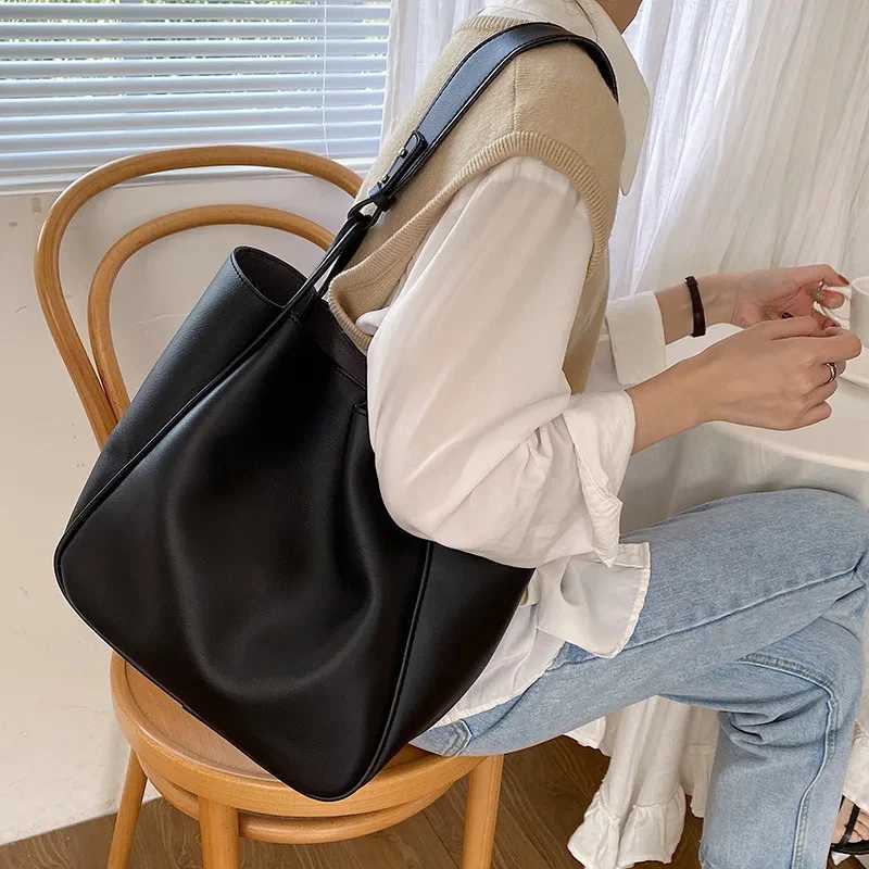 Luxury Tote Bag for Wan 2024 Trend Large Capacity Fem Shoder Bag High Quality Leather Simple Designer Wan Handbag Z241229