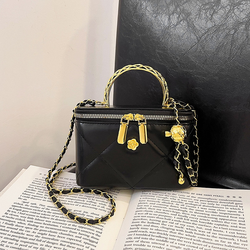 Bag Chain Camellia Small Square 2025 Spring New Style Diamond Grid And Box Women's Versatile Fashion Crossbody Bag