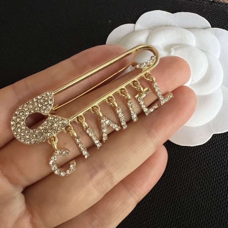Designer Brooch Pin Brand Letter Brooch 18k Gold-plated Pearl Pins Luxury Elegant Wedding Party Jewerlry Accessories Gifts