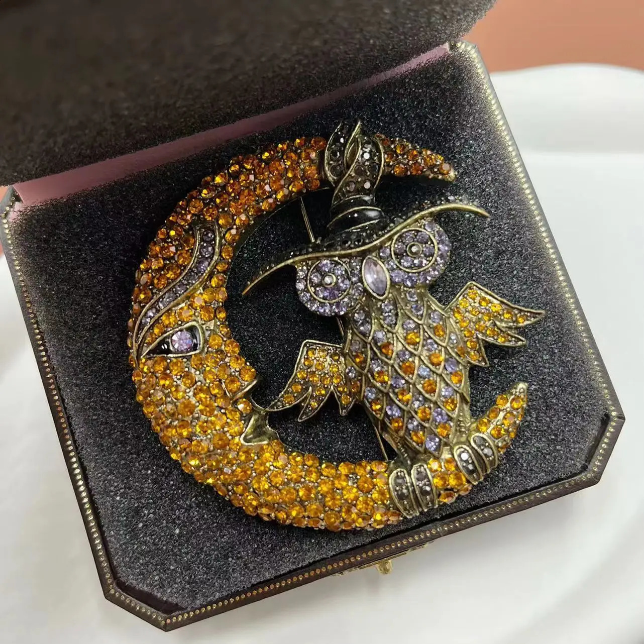 Gift vintage style European and American medieval vintage Owl Moon art alloy French brooch 241227