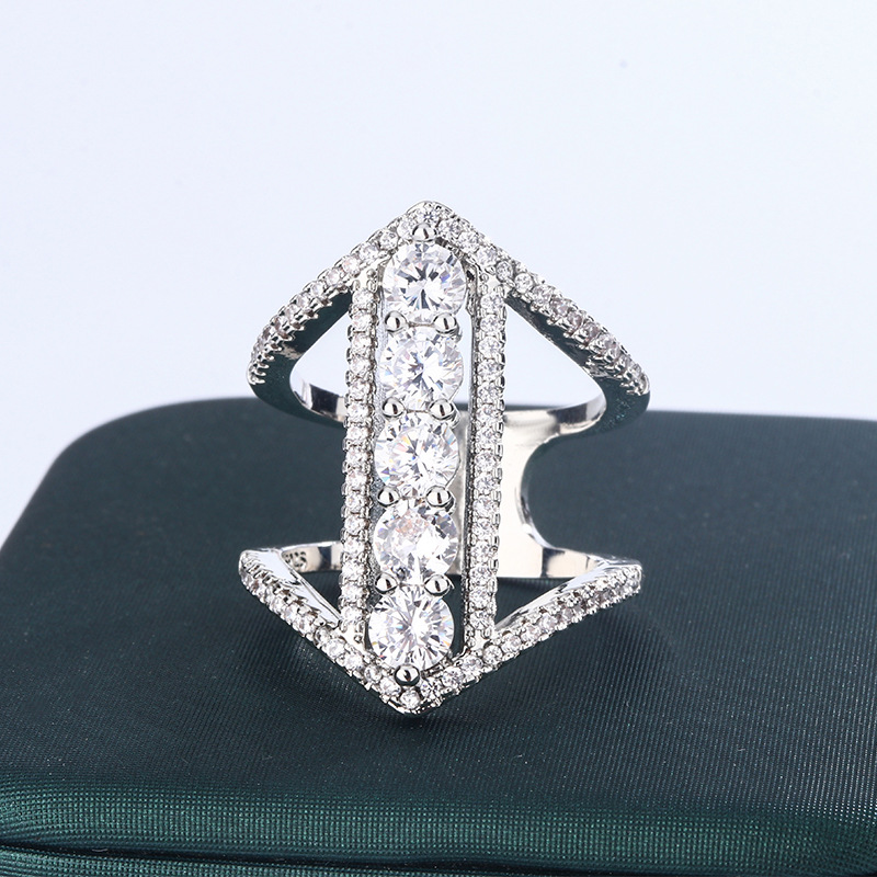 Ins Top Sell Wedding Rings Luxury Jewelry 925 Sterling Silver Row Drill Lab Moissanite Diamond Zircon Party Eternity Women Engagement Band Ring For Lo