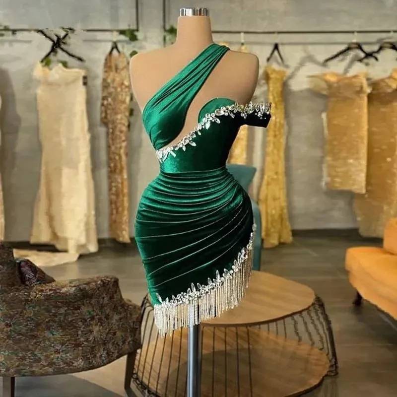 Sexy Velvet Dark Green Short homecoming Prom Dresses Tassel Crystal Sleeveless Women Evening Party Gowns Elegant Mini Cocktail Dress Vestidos De Novia